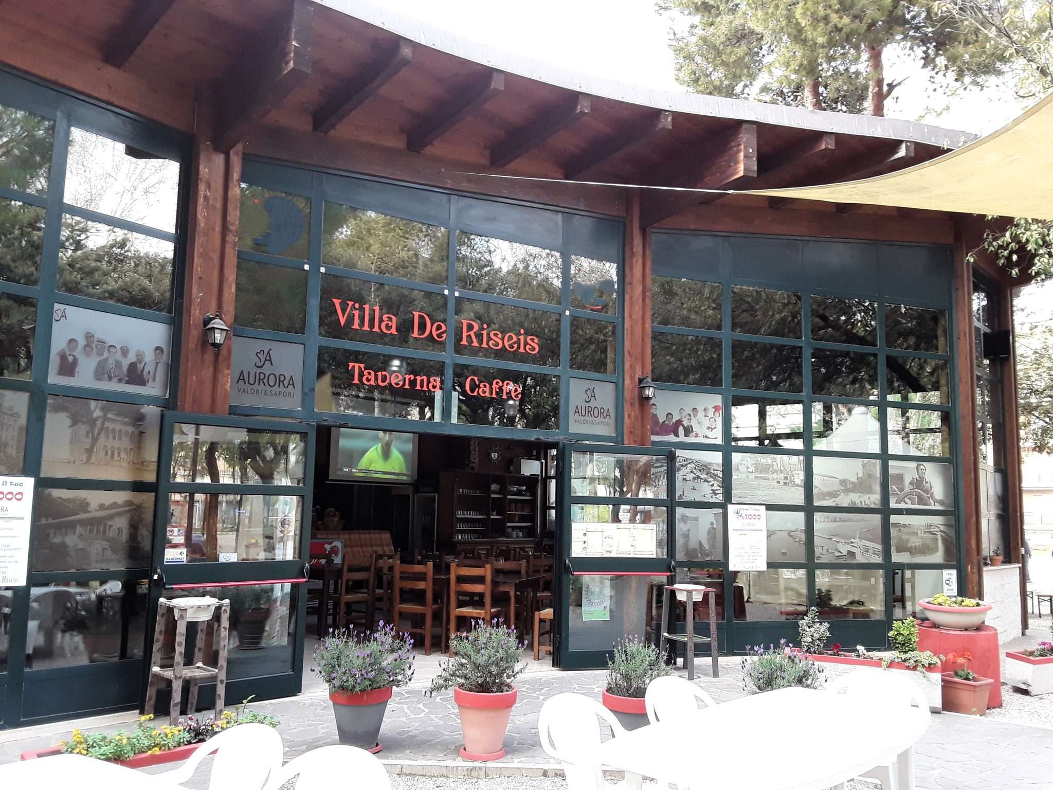 Taverna Caffè Villa De Riseis